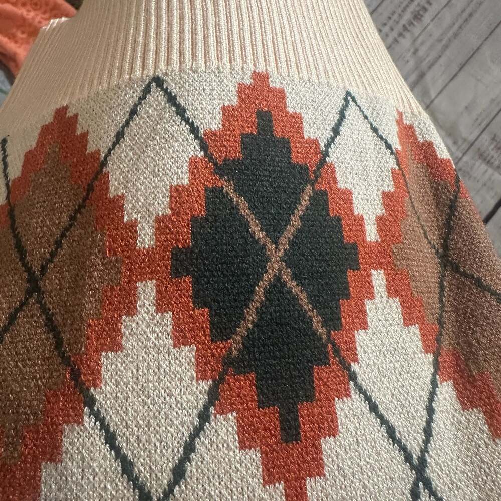 Vintage Style Argyle Knit V-Neck Sweater Vest - Picture 6 of 6